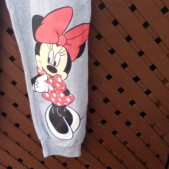 Disney - Picture 3 of 5